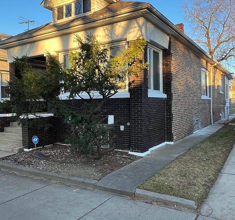 1st image of 7819 S King Dr
