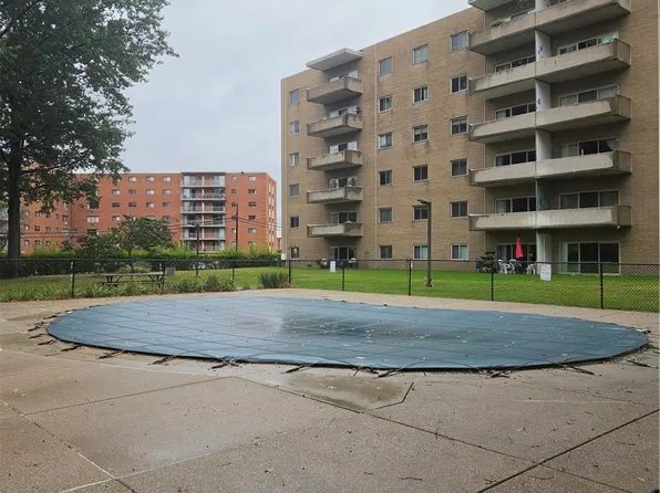 3167 Linden Rd APT 210, Rocky River, OH 44116