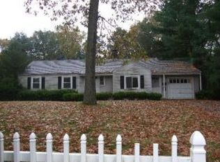 636 Shaker Rd, Longmeadow, MA 01106