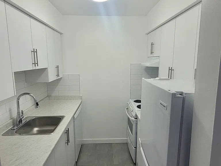 1033 4th Ave #210 — Photo 16