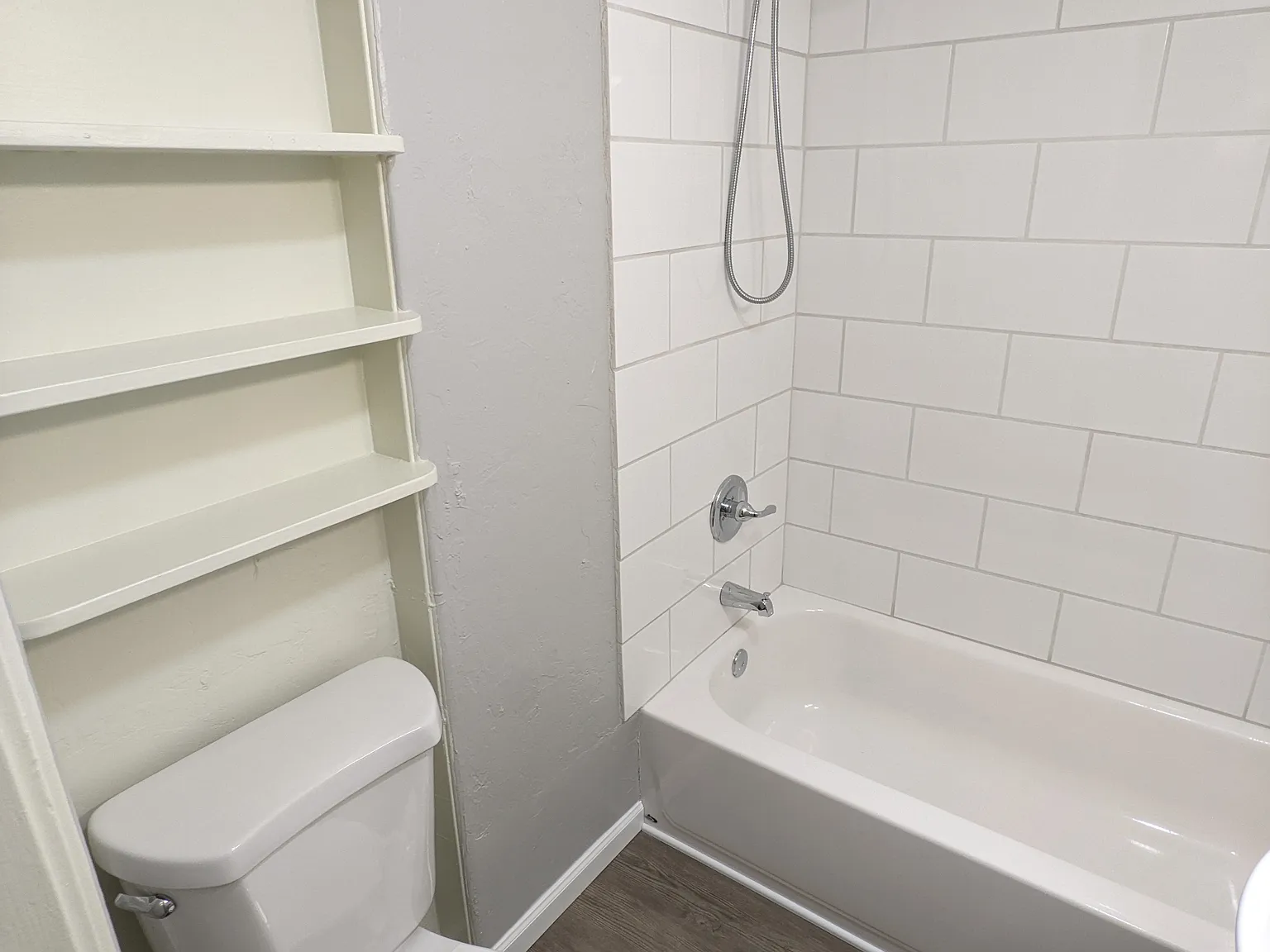 3 bed, 902 sqft, $1,950 — Photo 4