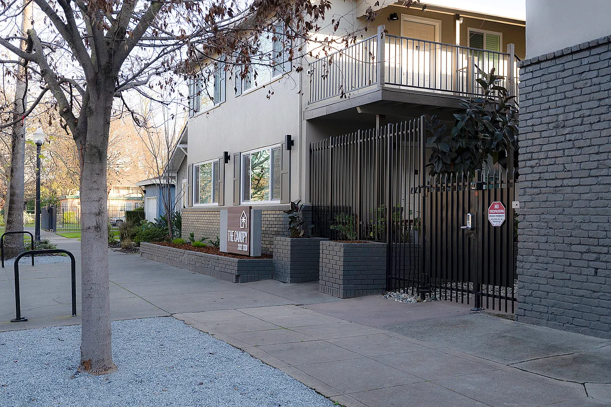 Building Photo - 3130 3rd Ave #8