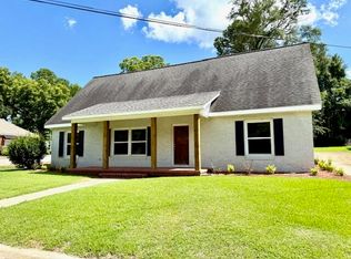 206 E Main St, Louisville, MS 39339