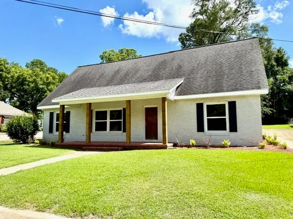 206 E Main St, Louisville, MS 39339