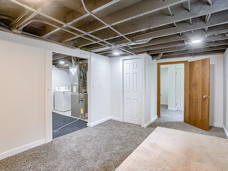 4818 Wirt St — Photo 20