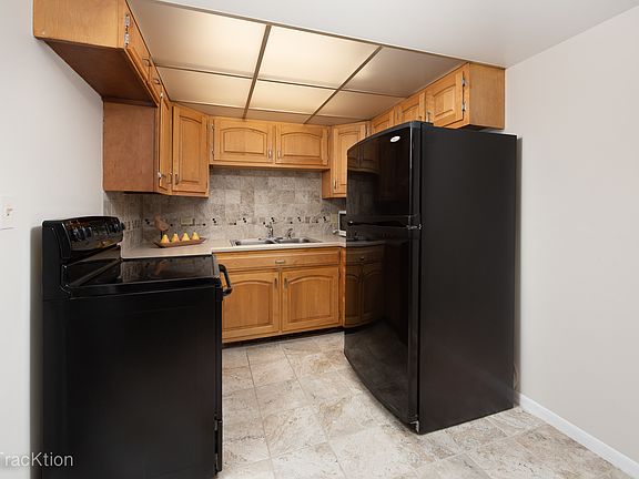 4th image of 2900 Maple Ave APT 24C