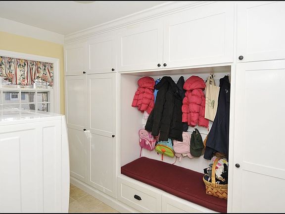 Mudroom/ Laundry