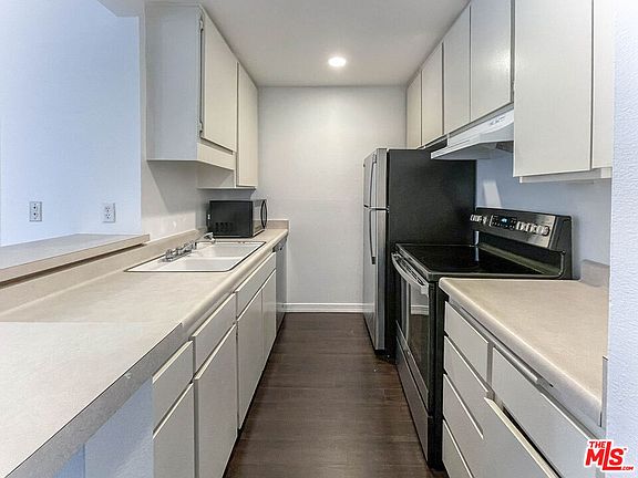 5th image of 7777 W 91st St Unit B2150