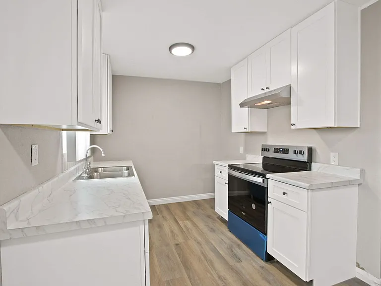 8202 Rosemead Blvd — Photo 10