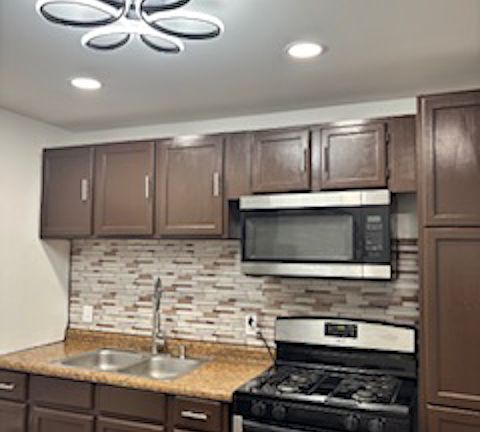 5th image of 1800 N Leclaire Ave #2