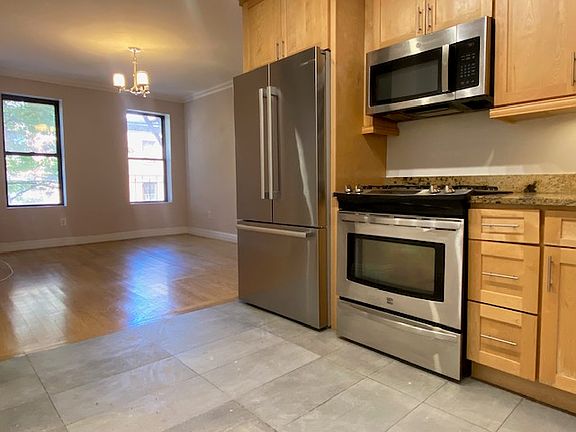 5th image of 214 W 21st St APT 2A