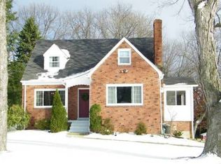 9320 Venango Dr, Pittsburgh, PA 15237