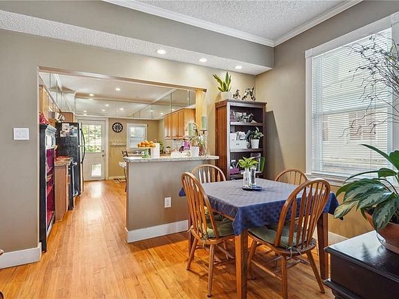 5th image of 716 Weiblen Pl