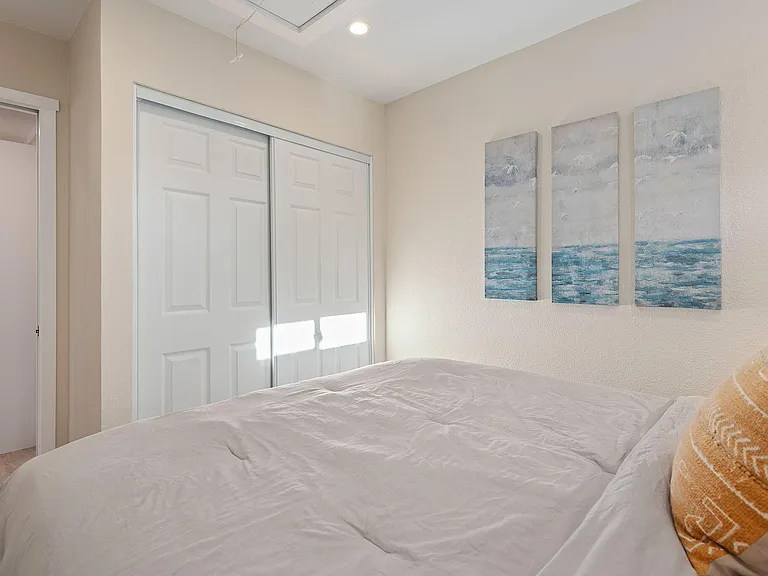 102 N Soledad St #B — Photo 12