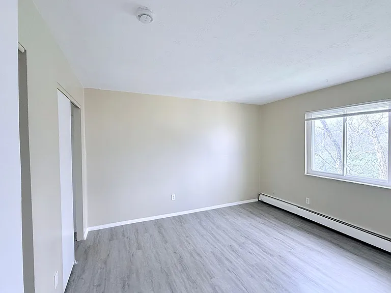 2459 Montana Ave — Photo 7