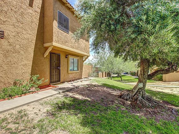 4th image of 821 E Cochise Dr #B