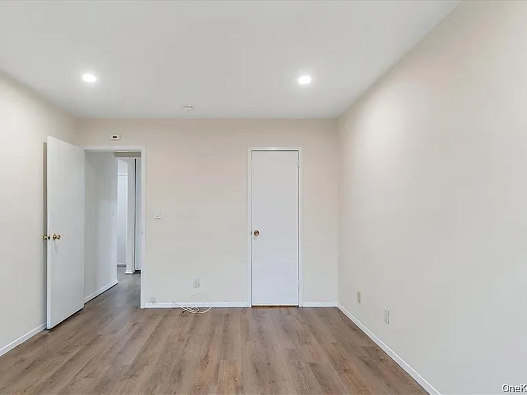 142 Trenchard St #2E — Photo 10