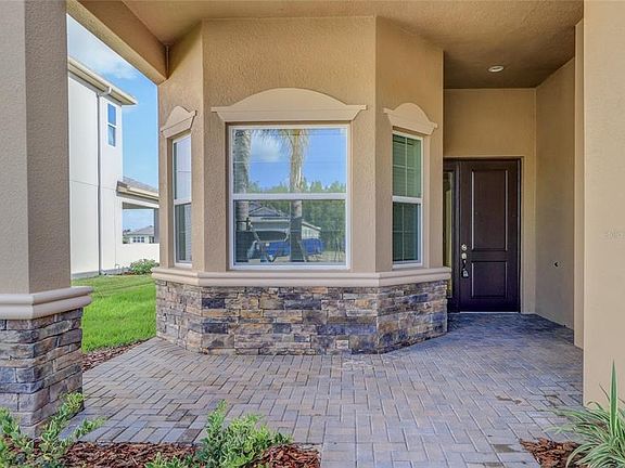3rd image of 31045 Lindentree Dr