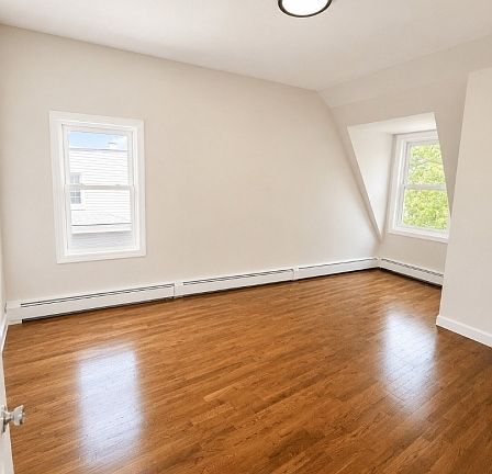 2nd image of 72 N 13th St Floor 3