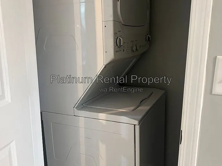 223 Fletcher St SW — Photo 6