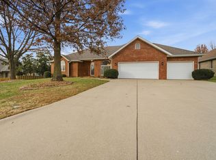 1191 W Shawnee St, Springfield, MO 65810