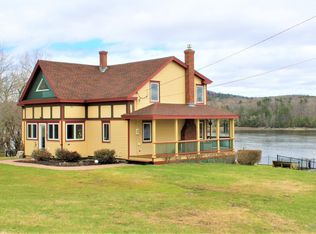 15 Pleasant St, Winterport, ME 04496