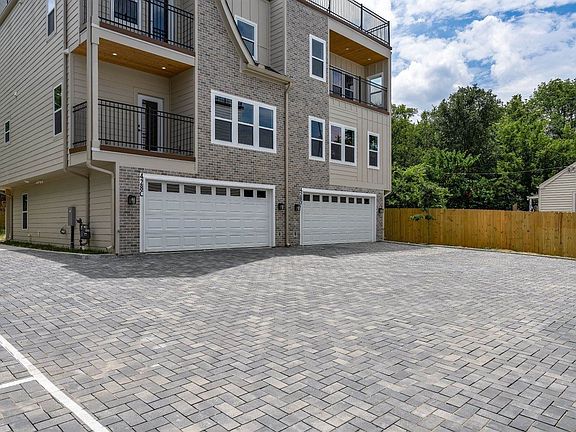 5th image of 428 E Trinity Ln #D