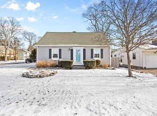 1 Kenton Ave E, Rumford, RI 02916