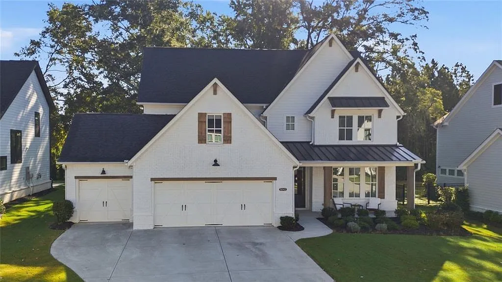5 bed, 3206 sqft, $4,950 — Photo 1