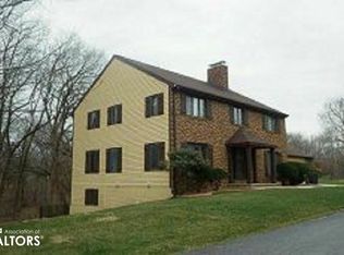 11244 Valhalla Ln, Burlington, IA 52601