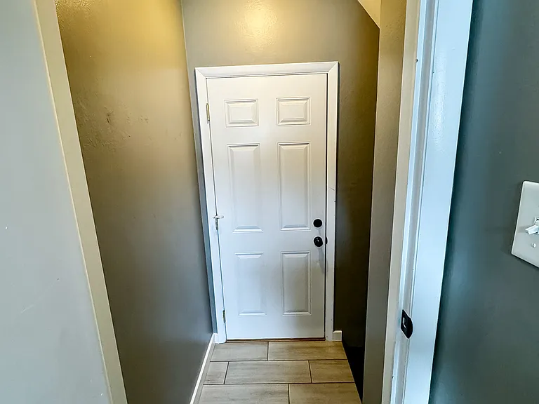 1446 Pilgrim St — Photo 28