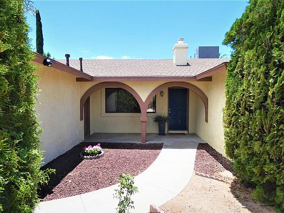 3rd image of 1579 E Sierra Dr