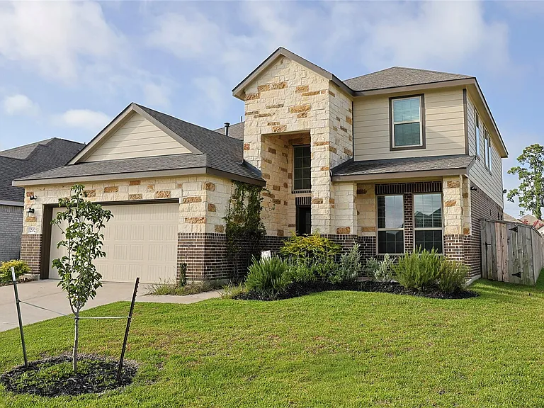 202 Augustine Way — Photo 1