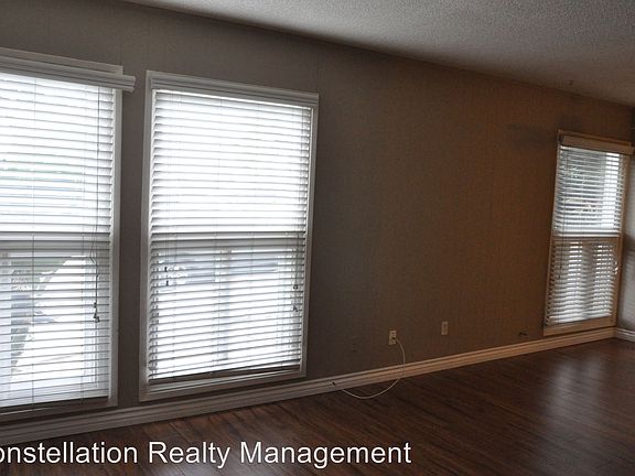 5th image of 2545 Columbia St APT 09