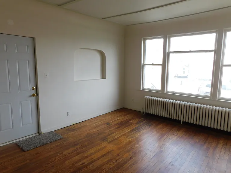 838 Howard St #2 — Photo 5
