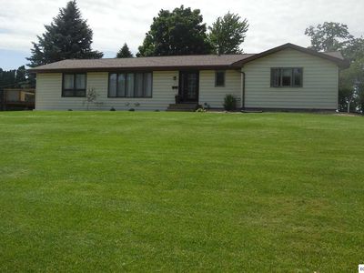 1315 3rd St SW, Dyersville, IA, 52040