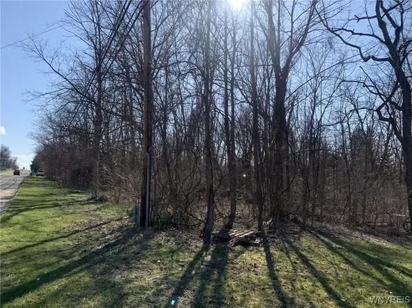 9438 Erie Rd, Angola, NY 14006