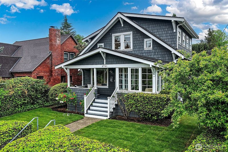 2nd image of 5761 35th Avenue NE