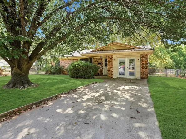 503 N College St, Whitesboro, TX 76273