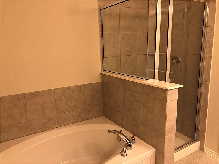 108 Yellowbark St — Photo 16