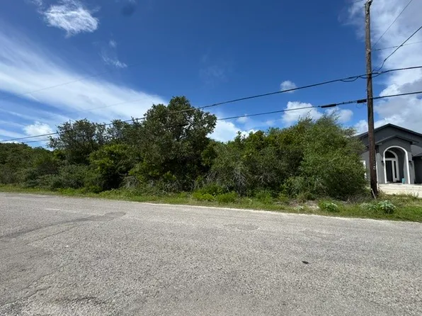 1755 Mooney Ln, Ingleside, TX 78362