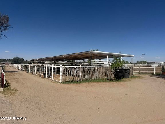 3rd image of 608 Casad Rd