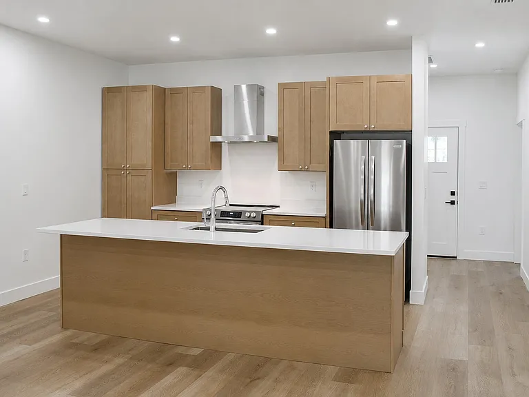 820 26th Ave E #102 — Photo 13