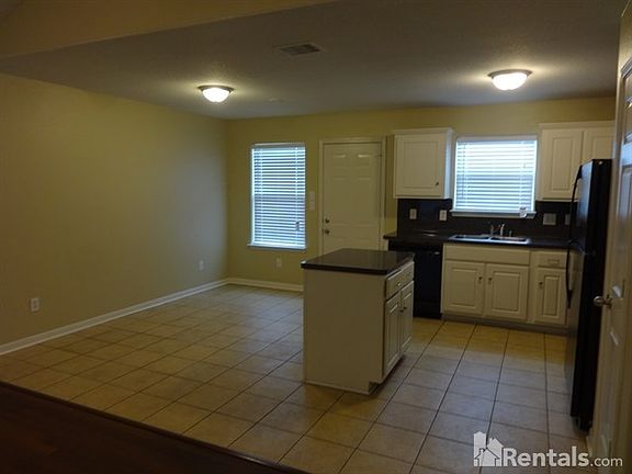 4th image of 7122 White Willow Ln