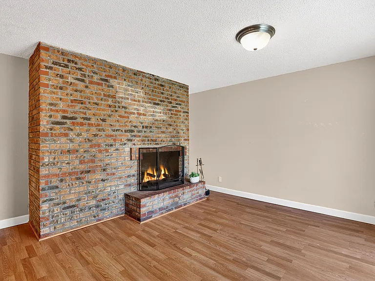 640 Stonehill Dr — Photo 22