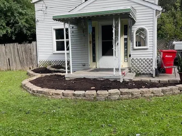 17350 Silver Maple St, Southfield, MI 48075