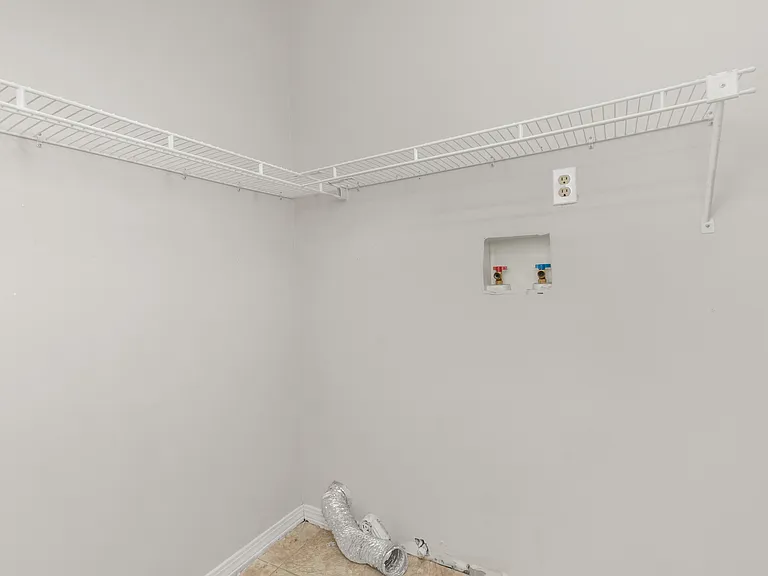 614 Avenue De La Dauphine — Photo 12