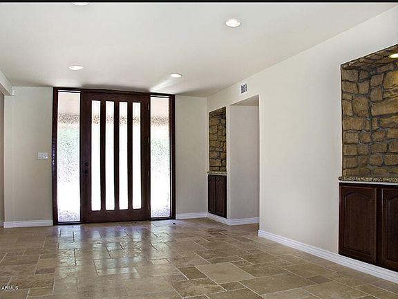 5th image of 10 E Kaler Dr