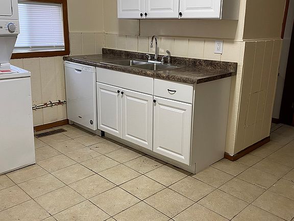 3rd image of 4638 Camden Ave N #2024