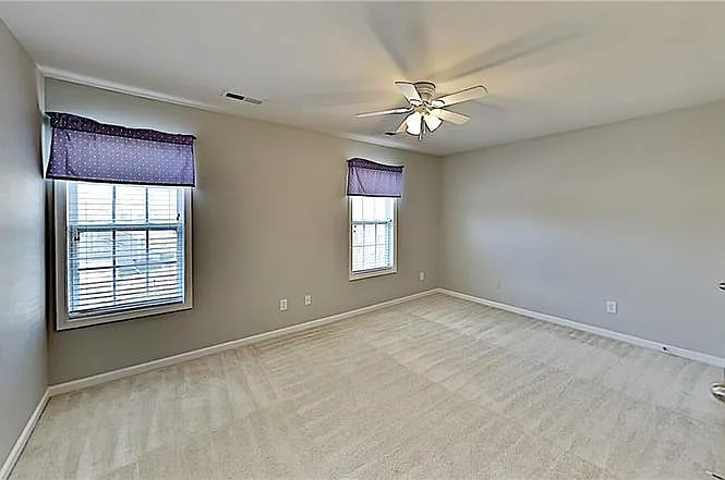 5990 Fox Point Cir — Photo 2